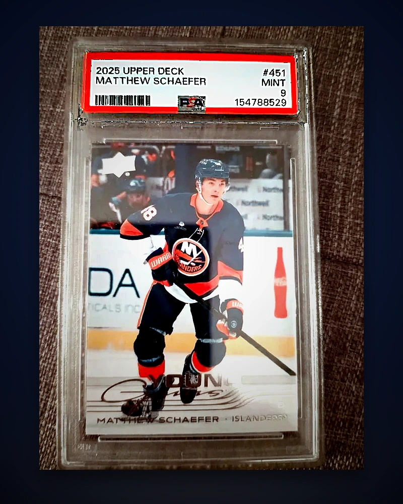 2025-26 Upper Deck Matthew Schaefer Young Guns rookie card